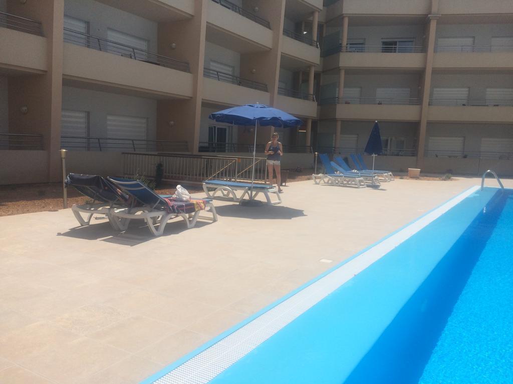 Beachfront Flat, Private Parking, Pools, Sea At Less Than 200 M (adults Only) Appartement Albufeira